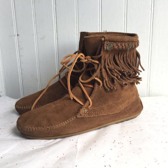 Minnetonka Two Layer Fringe Ankle Boot Tan Lace 6M - Picture 8 of 14